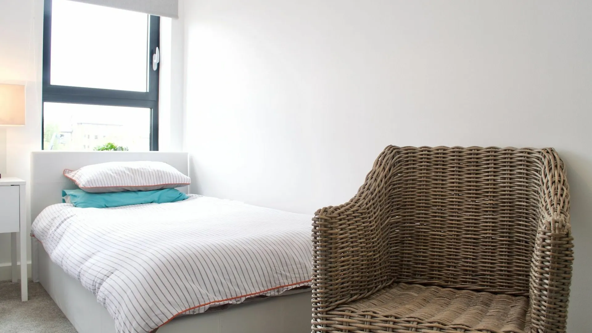 Central 2 Bedroom Apartment With Free Parking Edinburgh United Kingdom